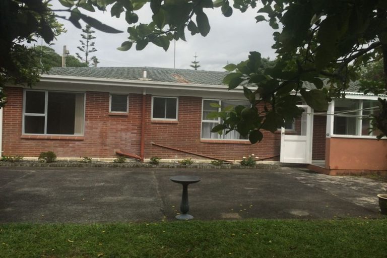 Photo of property in 2/67 Centreway Road, Orewa, 0931