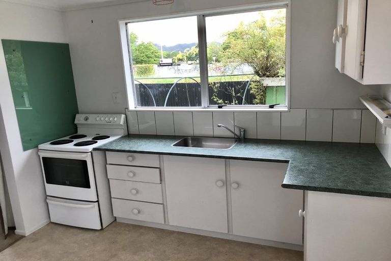 Photo of property in 38b Palmer Crescent, Silverstream, Upper Hutt, 5019