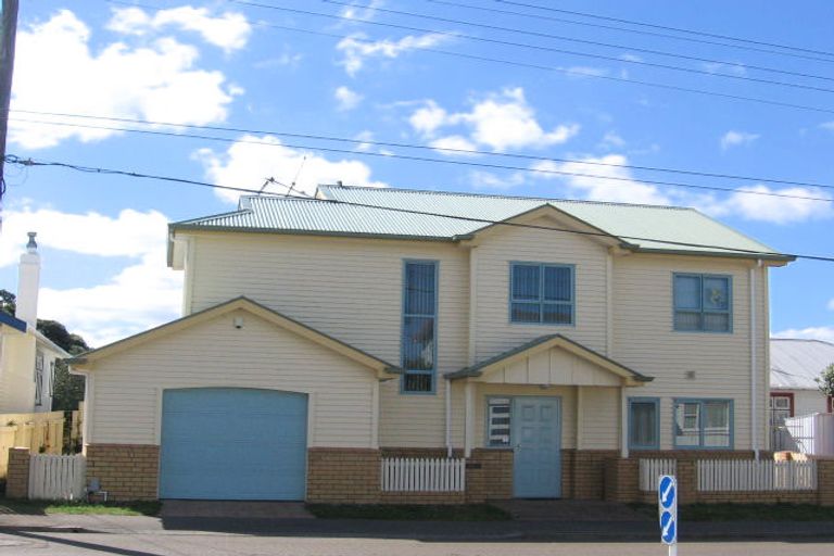 Photo of property in 27 Caledonia Street, Miramar, Wellington, 6022