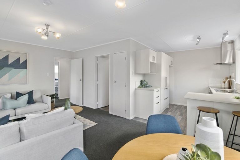 Photo of property in 112 Ryder Crescent, Levin, 5510