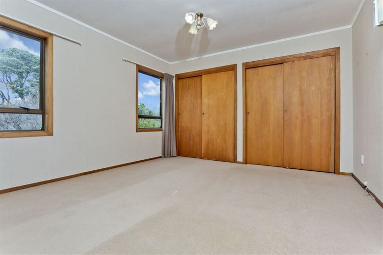 Photo of property in 15 Westwell Road, Belmont, Auckland, 0622
