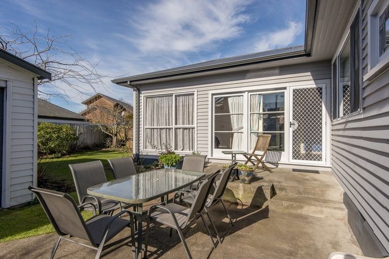 Photo of property in 94 Windermere Road, Papanui, Christchurch, 8053