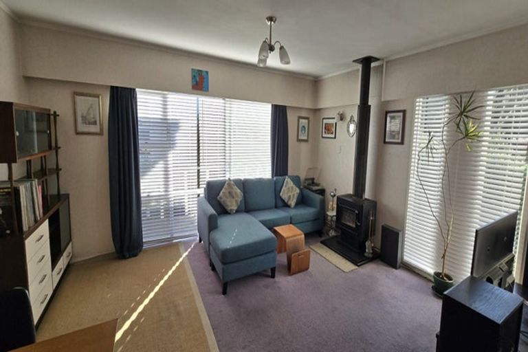 Photo of property in 10a Kayeleen Place, Cockle Bay, Auckland, 2014