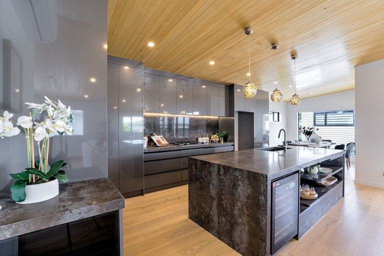 Photo of property in 3b Pine Ridge Terrace, Waikanae Beach, Waikanae, 5036