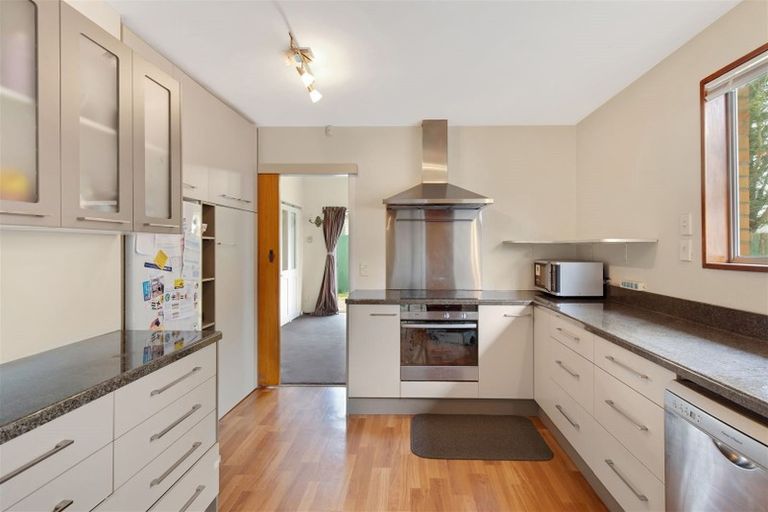 Photo of property in 32a Nortons Road, Avonhead, Christchurch, 8042