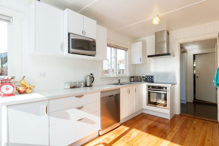 Photo of property in 23 Ngaio Street, West End, Palmerston North, 4412