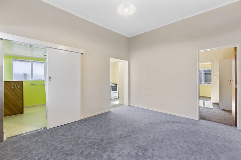 Photo of property in 32 Ngamotu Road, Moturoa, New Plymouth, 4310