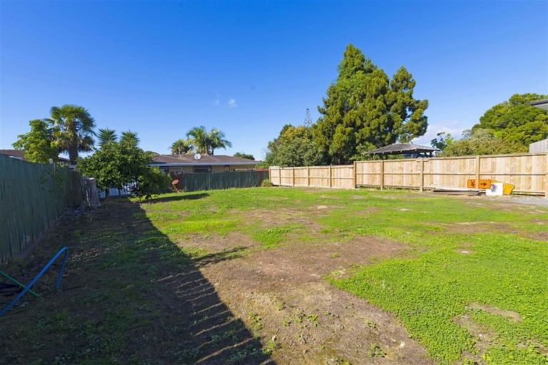 Photo of property in 209a Edmonton Road, Te Atatu South, Auckland, 0610