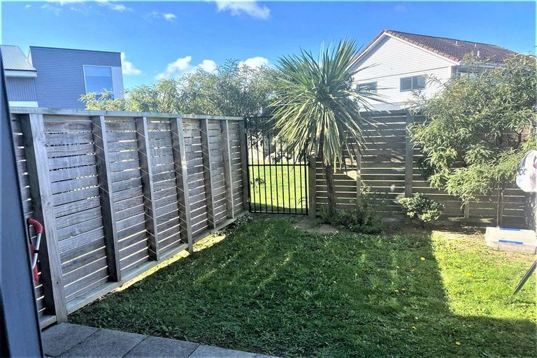 Photo of property in 15/2 Stone Street, Miramar, Wellington, 6022