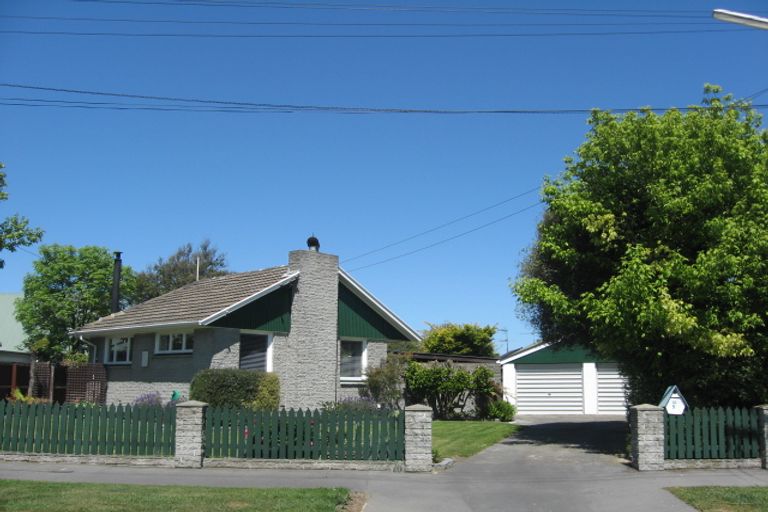 Photo of property in 11 Dymock Place, Bishopdale, Christchurch, 8053