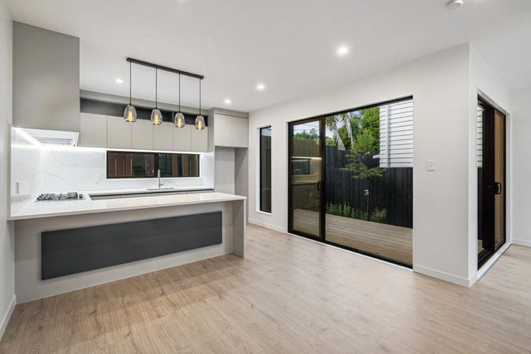 Photo of property in 24a Killarney Avenue, Torbay, Auckland, 0630