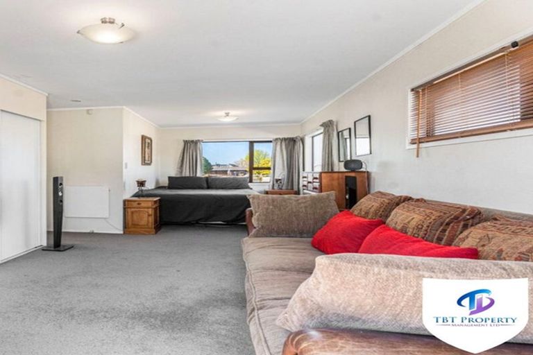 Photo of property in 563 Great South Road, Rosehill, Papakura, 2113