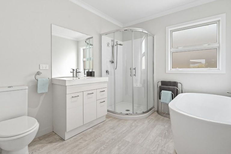 Photo of property in 11 Rochfort Crescent, Pyes Pa, Tauranga, 3112