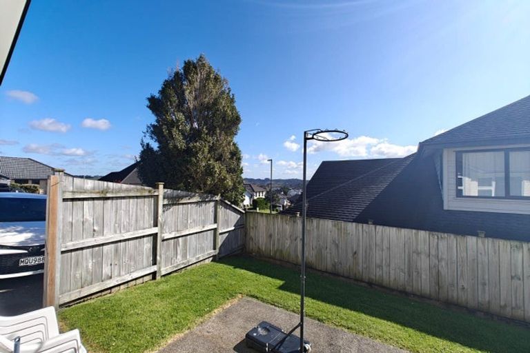 Photo of property in 7 Kingfisher Road, Silverdale, 0932