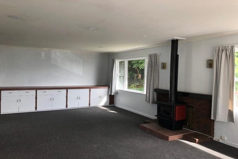 Photo of property in 77 Omokoroa Road, Omokoroa, 3114