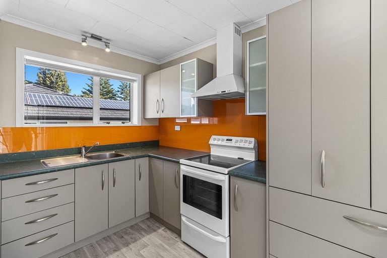 Photo of property in 20-20a Huatoki Street, Vogeltown, New Plymouth, 4310