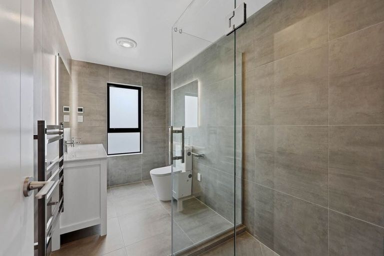 Photo of property in 71 Salamanca Road, Sunnynook, Auckland, 0620