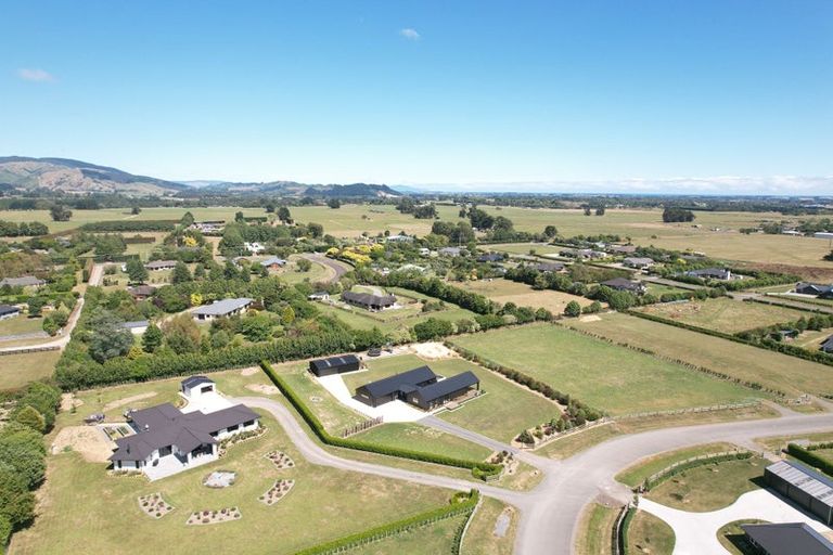 Photo of property in 18 Oriwa Lane, Levin, 5571
