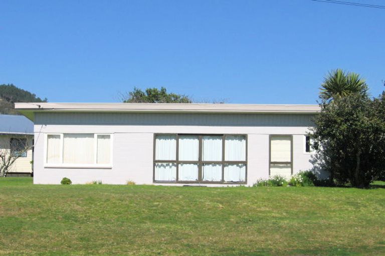 Photo of property in 90 Captain Cook Road, Cooks Beach, Whitianga, 3591