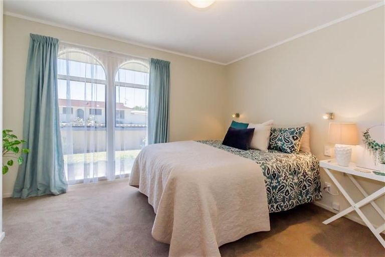 Photo of property in 2a Stuart Street, Waikanae, 5036