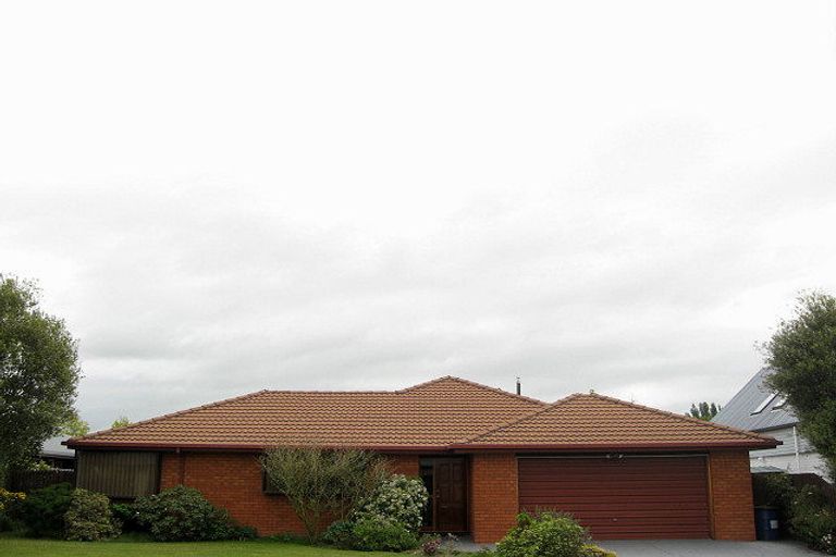 Photo of property in 73 Regency Crescent, Redwood, Christchurch, 8051