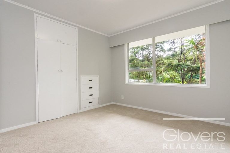 Photo of property in 3c Sylvan Valley Avenue, Titirangi, Auckland, 0604