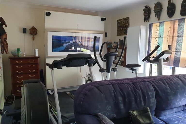 Photo of property in 8 Bury Grove, Strathmore Park, Wellington, 6022