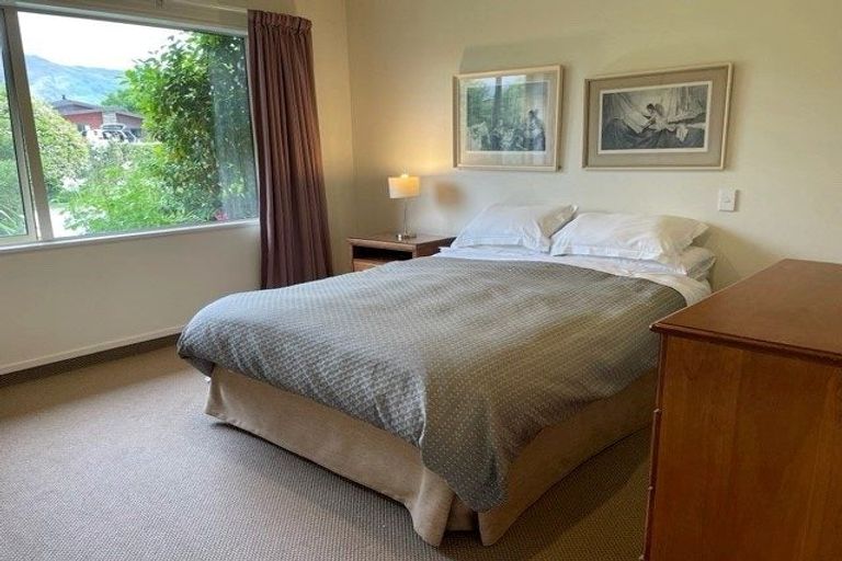 Photo of property in 17 Perrow Street, Wanaka, 9305