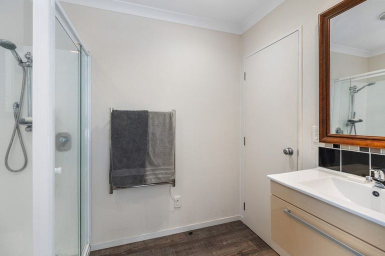 Photo of property in 17 Eaglemont Drive, East Tamaki Heights, Auckland, 2016