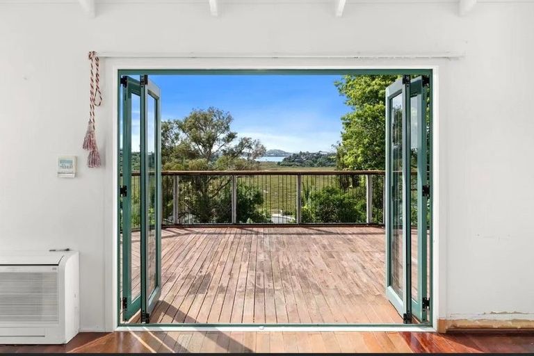 Photo of property in 81 College Road, Northcote, Auckland, 0627