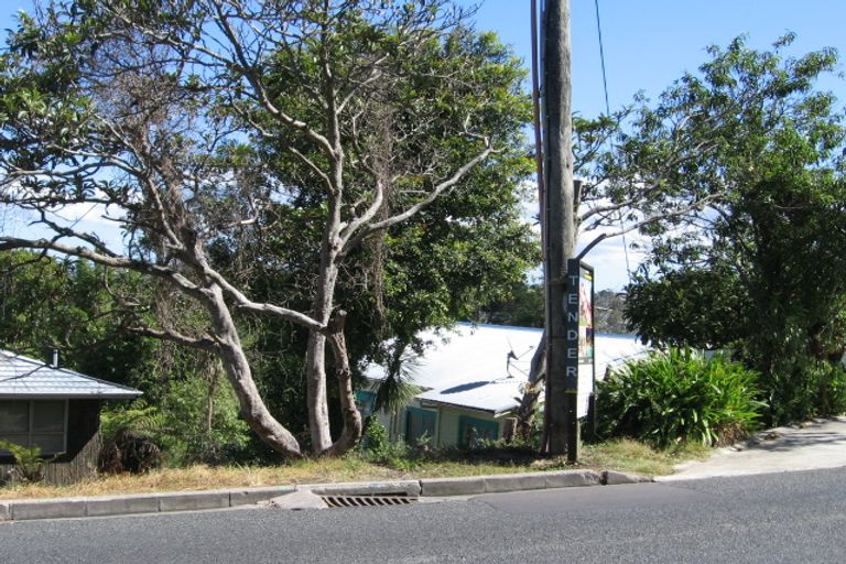 Photo of property in 1/4 Carlisle Road, Browns Bay, Auckland, 0630