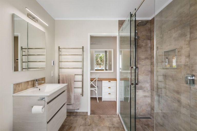 Photo of property in 11 Moana Drive, Tanners Point, Katikati, 3177