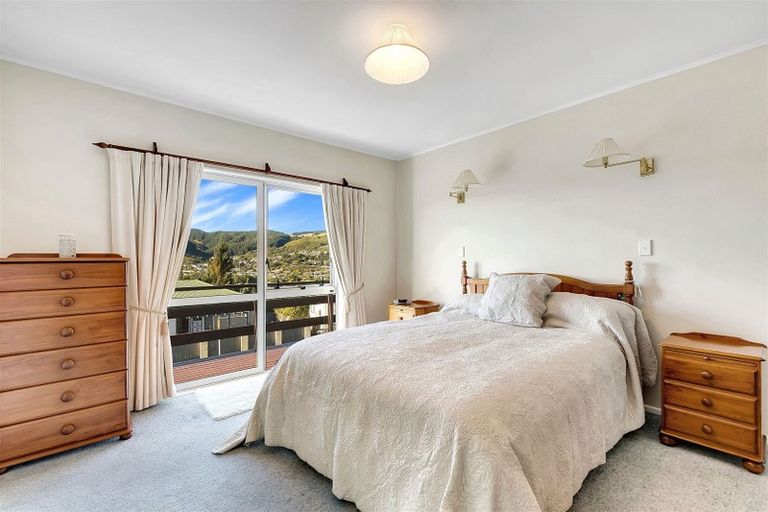 Photo of property in 56 Fyvie Avenue, Tawa, Wellington, 5028