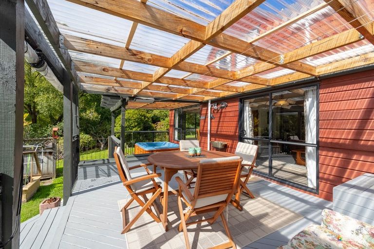 Photo of property in 224 Katherine Mansfield Drive, Whitemans Valley, Upper Hutt, 5371