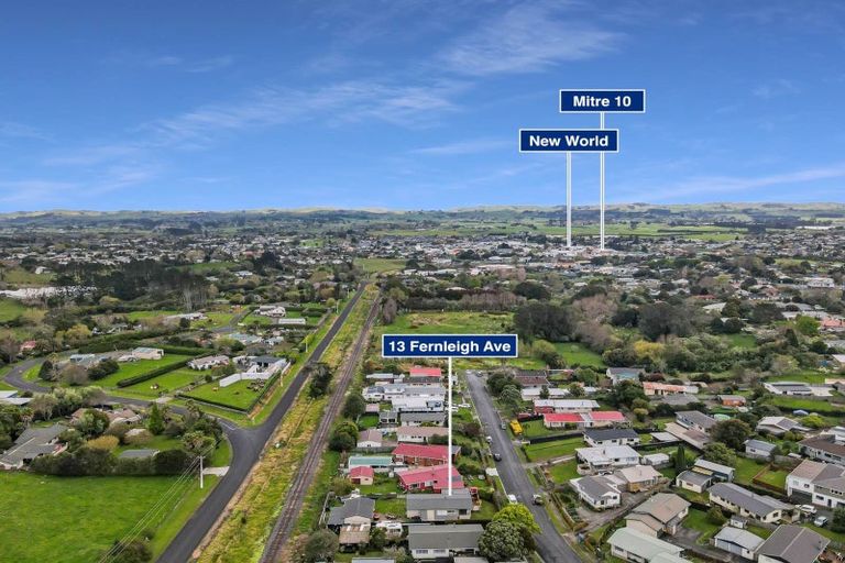 Photo of property in 13 Fernleigh Avenue, Waiuku, 2123