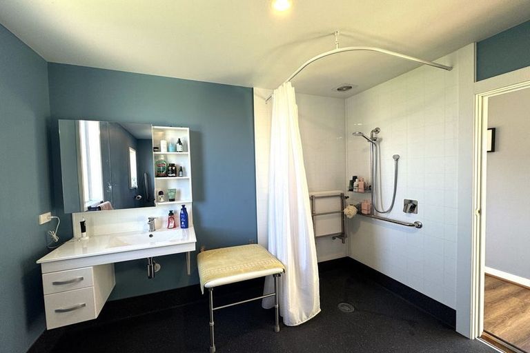 Photo of property in 33 Main Road, Owaka, 9535