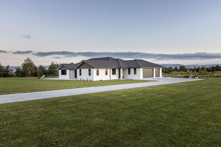 Photo of property in 7 Hartwell Drive, Kelvin Grove, Palmerston North, 4470