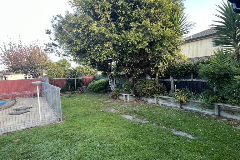 Photo of property in 24 Akaroa Avenue, Awapuni, Palmerston North, 4412