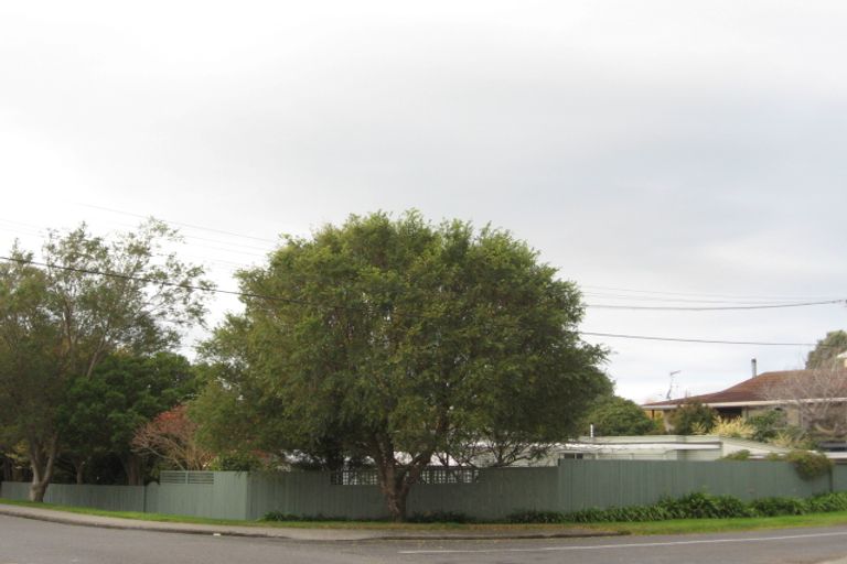 Photo of property in 22 Alexander Road, Raumati Beach, Paraparaumu, 5032