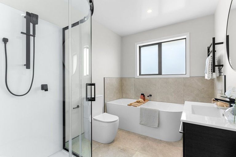 Photo of property in 59 Te Taniwha Road, One Tree Point, 0118