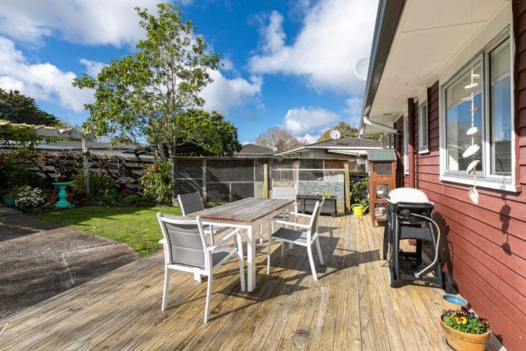 Photo of property in 36 Chilcott Road, Henderson, Auckland, 0612