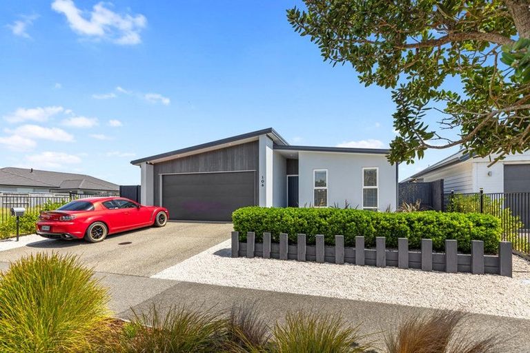 Photo of property in 106 Coast Boulevard, Papamoa Beach, Papamoa, 3118