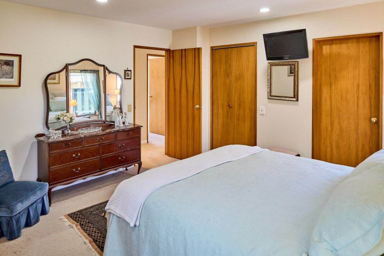 Photo of property in 2/70 Hautana Street, Woburn, Lower Hutt, 5010