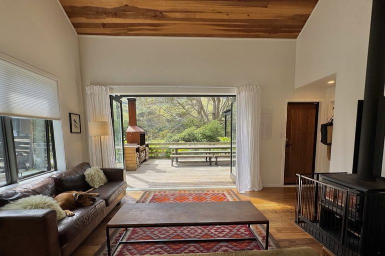 Photo of property in 977 Makara Road, Makara Beach, Karori, 6972