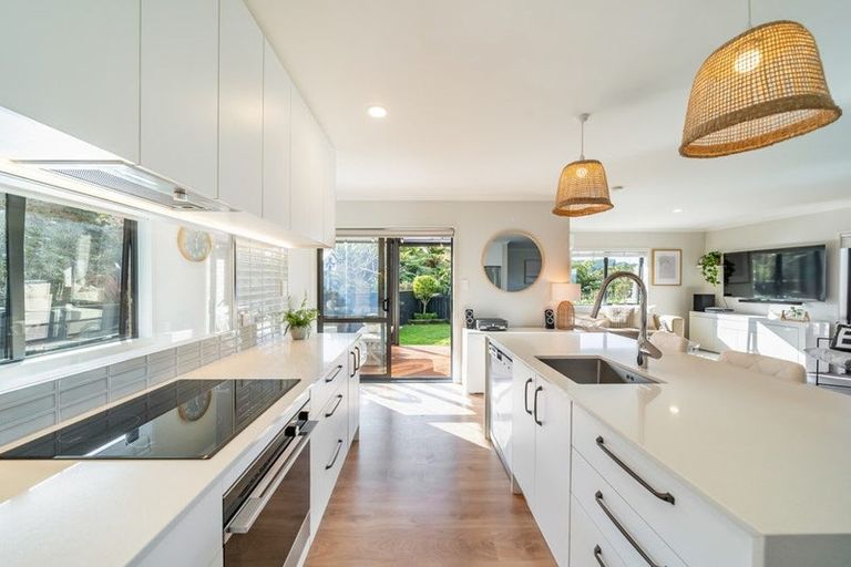 Photo of property in 23 Percy Kinsman Crescent, Riverstone Terraces, Upper Hutt, 5018