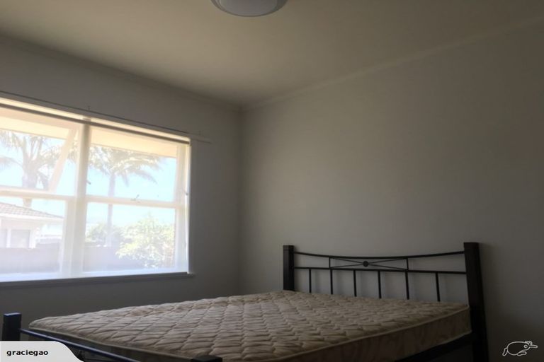 Photo of property in 2/58 Taharoto Road, Takapuna, Auckland, 0622