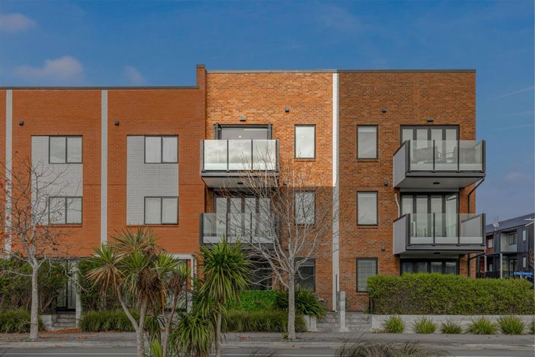 Photo of property in 6/17 Uku Lane, Hobsonville, Auckland, 0616