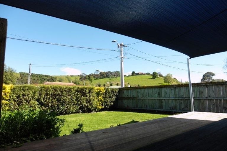 Photo of property in 4 Anderson Road, Taradale, Napier, 4112