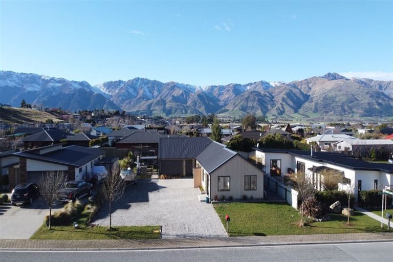 Photo of property in 9 Little Maude Drive, Lake Hawea, Wanaka, 9382