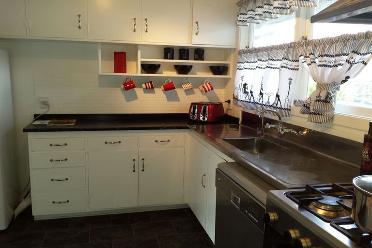 Photo of property in 22 Barron Crescent, Fenton Park, Rotorua, 3010